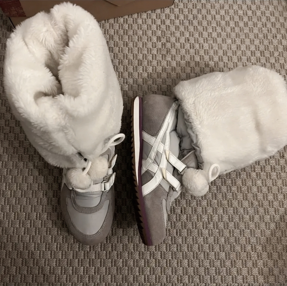 Onitsuka Tiger Vintage Gray and White Winter Boots